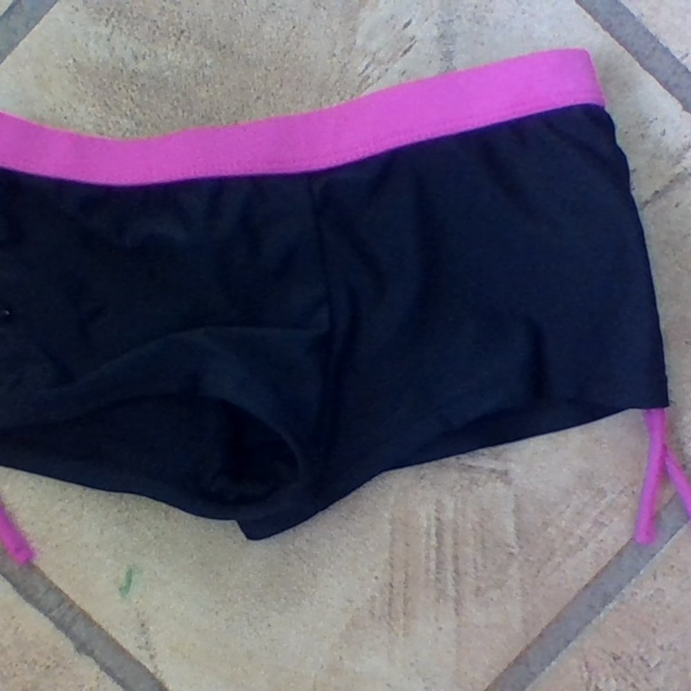cute black bikini bottoms!!